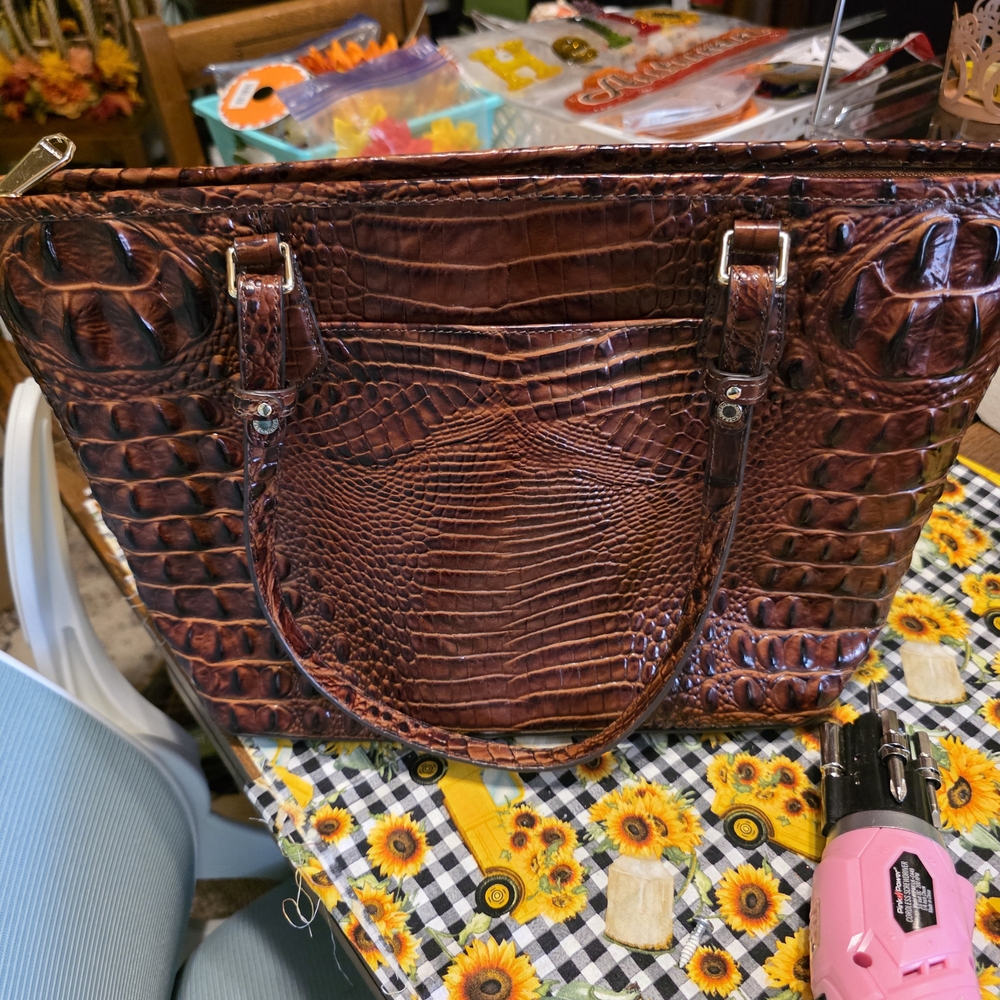 Luxurious Crocodile-Embossed Tote Bag